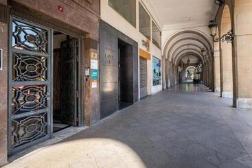 پانسیون Principe De Vergaras Lujo En El Centro De Logroño