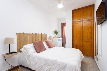 پانسیون Eden Rentals 103 Surfy Stylish Bed&coffee Room
