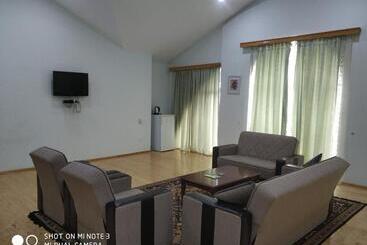 Aef Hotel And Restaurants