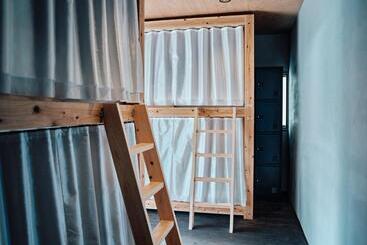 هاستل 小鳩屋