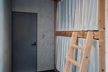 هاستل 小鳩屋