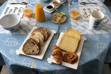 تختخواب و صبحانه Chez Annie