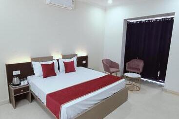 Hotel A.p Residency