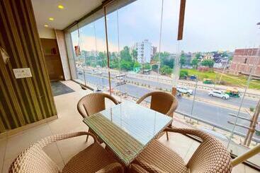 هتل The Starlet Prime, A Hidden Peaceful Stay