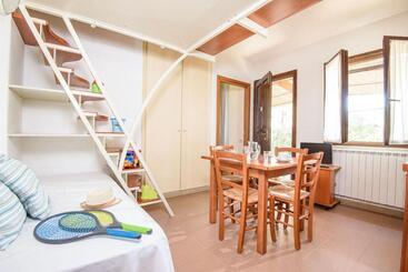 Isa Appartament Standard With Mezzanine, 4 Beds, Air Conditioning And Private Outdoor Area In Villag