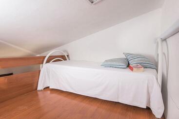 Isa Appartament Standard With Mezzanine, 4 Beds, Air Conditioning And Private Outdoor Area In Villag
