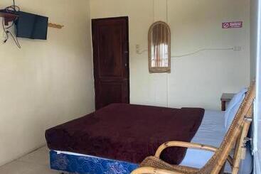 پانسیون Ron S Guest House Berastagi Backpacker Rooms
