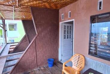 پانسیون Ron S Guest House Berastagi Backpacker Rooms