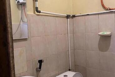 پانسیون Ron S Guest House Berastagi Backpacker Rooms