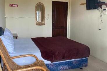 پانسیون Ron S Guest House Berastagi Backpacker Rooms