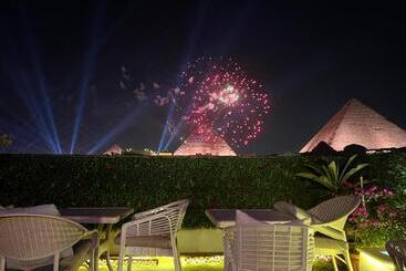 Pyramids Top Guest House Suite