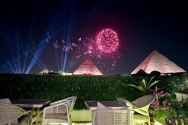 Pyramids Top Guest House Suite