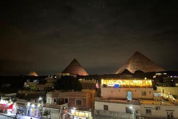Pyramids Top Guest House Suite