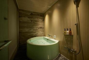 Alfit Hotel & Bar Akasaka