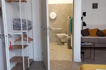 تختخواب و صبحانه Chambre D Hôtes Pmr Hildegarde