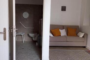 تختخواب و صبحانه Chambre D Hôtes Pmr Hildegarde