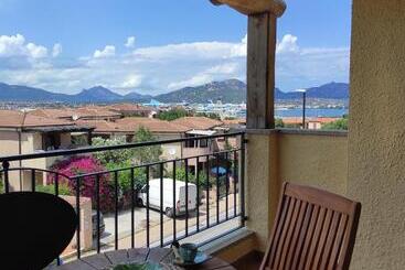 تختخواب و صبحانه Vista Mare Olbia