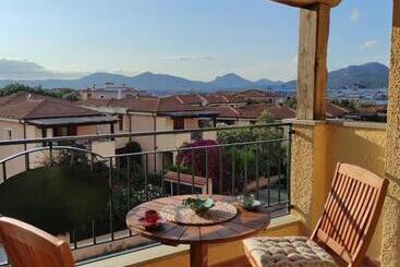 تختخواب و صبحانه Vista Mare Olbia