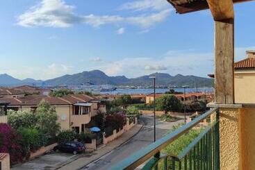 تختخواب و صبحانه Vista Mare Olbia