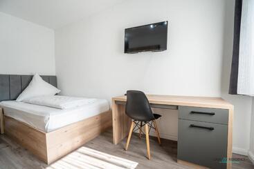 Louis Apartments