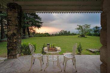 هتل Brij Anayra Dharamshala   A Himalayan Luxury Retreat