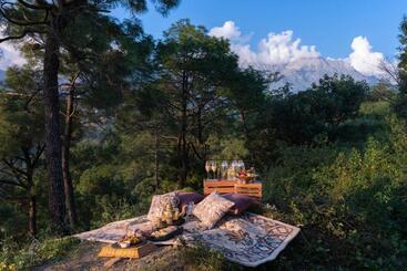 هتل Brij Anayra Dharamshala   A Himalayan Luxury Retreat