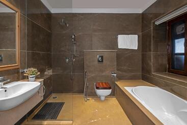 هتل Brij Anayra Dharamshala   A Himalayan Luxury Retreat