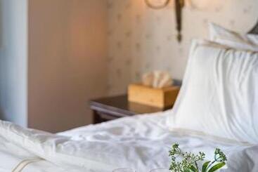 هتل Brij Anayra Dharamshala   A Himalayan Luxury Retreat