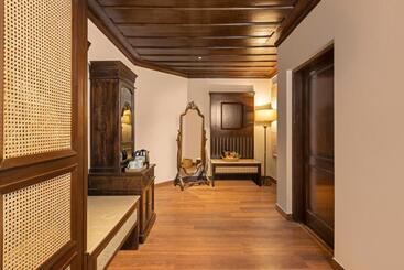 هتل Brij Anayra Dharamshala   A Himalayan Luxury Retreat