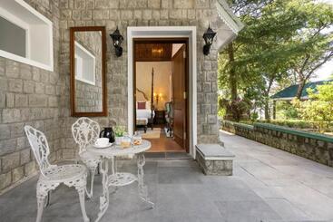 هتل Brij Anayra Dharamshala   A Himalayan Luxury Retreat
