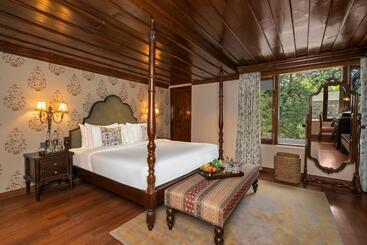 هتل Brij Anayra Dharamshala   A Himalayan Luxury Retreat