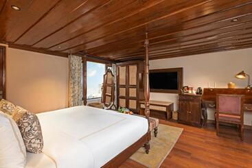 هتل Brij Anayra Dharamshala   A Himalayan Luxury Retreat