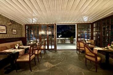 هتل Brij Anayra Dharamshala   A Himalayan Luxury Retreat