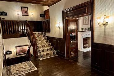 هتل Brij Anayra Dharamshala   A Himalayan Luxury Retreat
