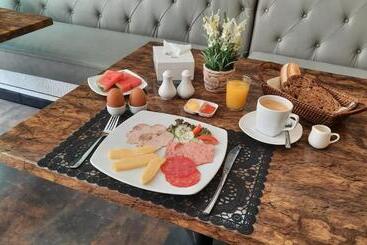 هتل Happy Beach Jomtien Guesthouse