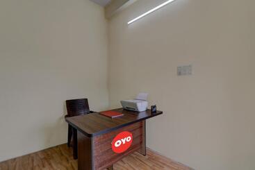 هتل Oyo Flagship Prachi Guest House