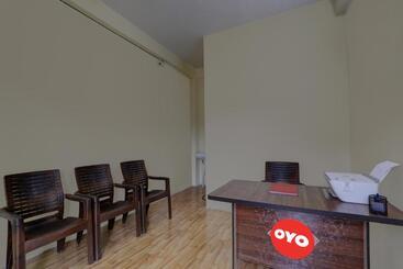 هتل Oyo Flagship Prachi Guest House