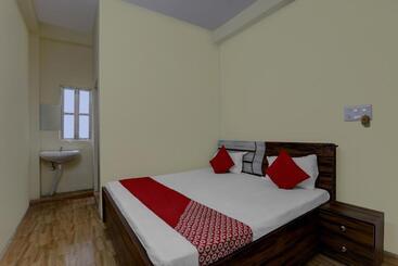 هتل Oyo Flagship Prachi Guest House