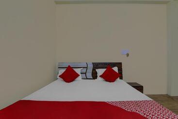 هتل Oyo Flagship Prachi Guest House