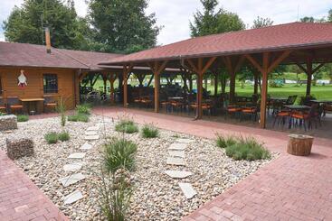 پانسیون Golf Resort Lázně Bohdaneč