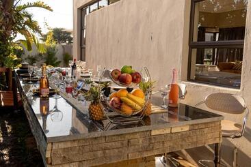 پانسیون Milele Lodge