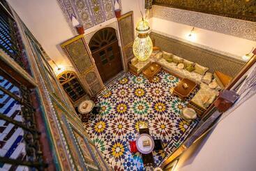 پانسیون Riad Qamar Fez