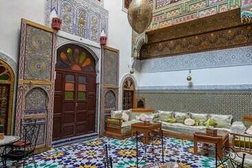 پانسیون Riad Qamar Fez
