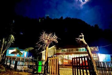River Bank Eco Resort