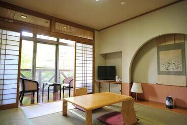 Ryokan ホテルピコラナイえびの高原