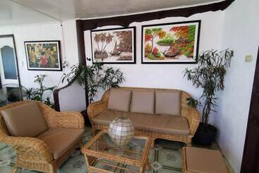 Seaside Hostel Malapascua