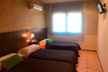 هاستل Habitaciones Compartidas Bagà