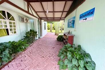 هتل Cabinas Brisa Del Mar