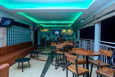 هتل Diamonds Lounge