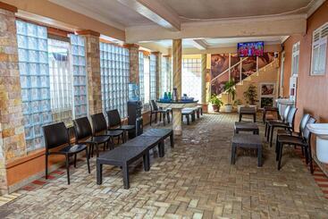 هتل Diamonds Lounge
